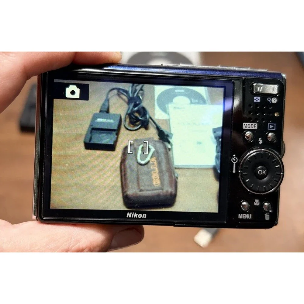 Nikon COOLPIX S51 Compact Digital Camera Navy Blue Tested